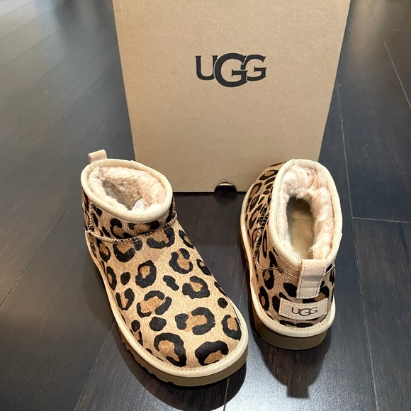 UGG Shoes - UGG CLASSIC ULTRA MINI LEOPARD BOOTS SIZE 6–NEW